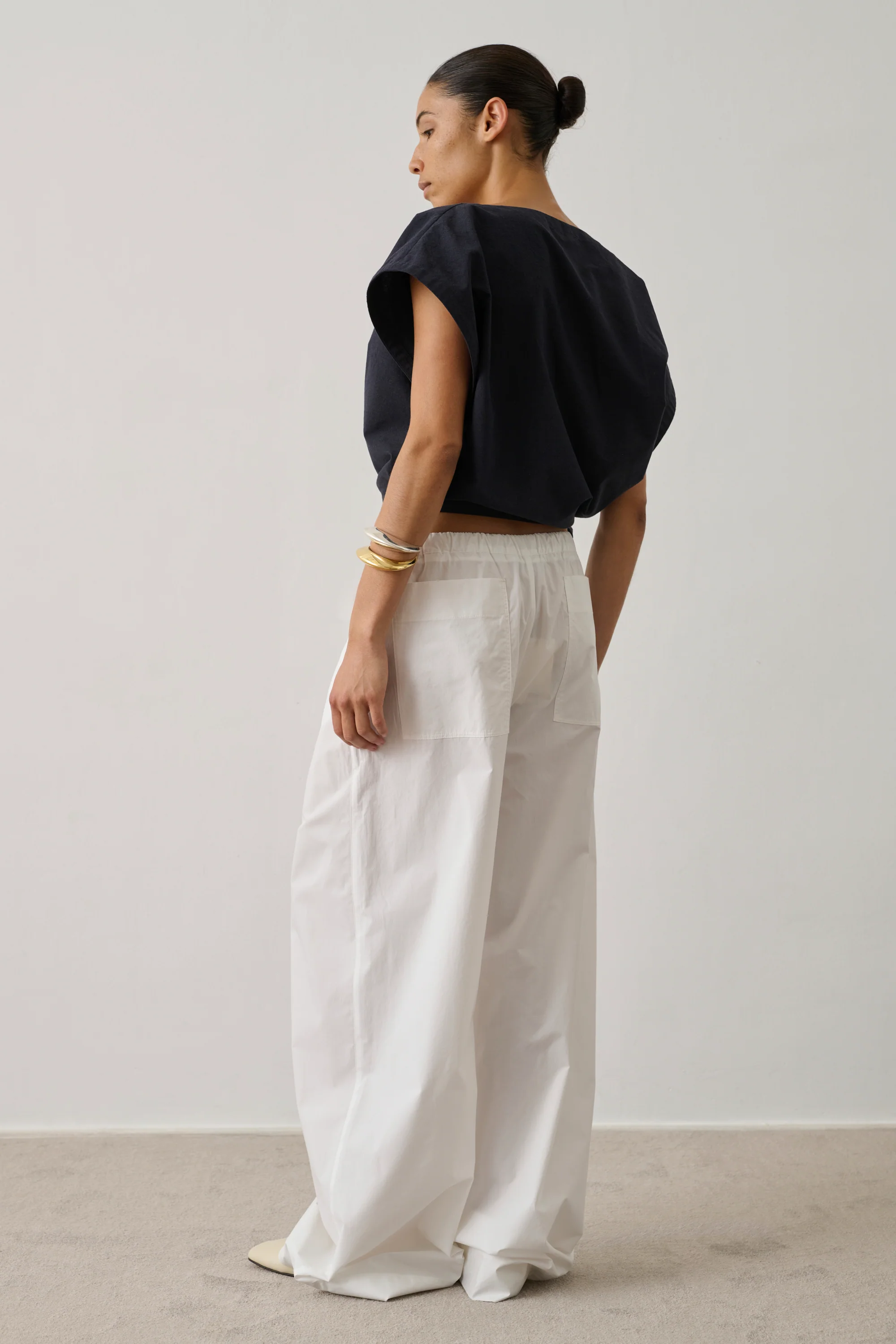WHITE HUGUES TROUSERS - Image 5
