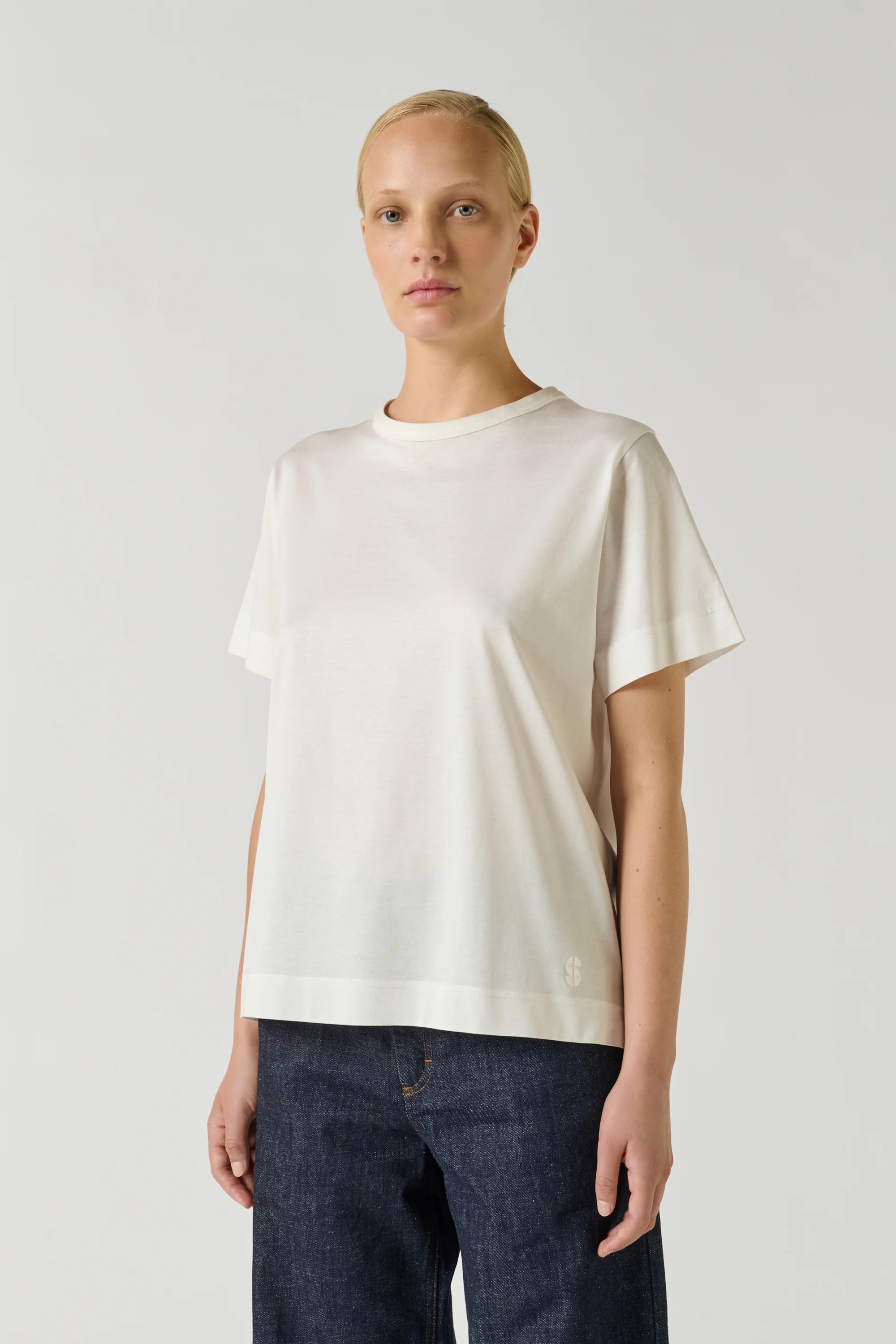 BASIC WHITE TEE-SHIRT