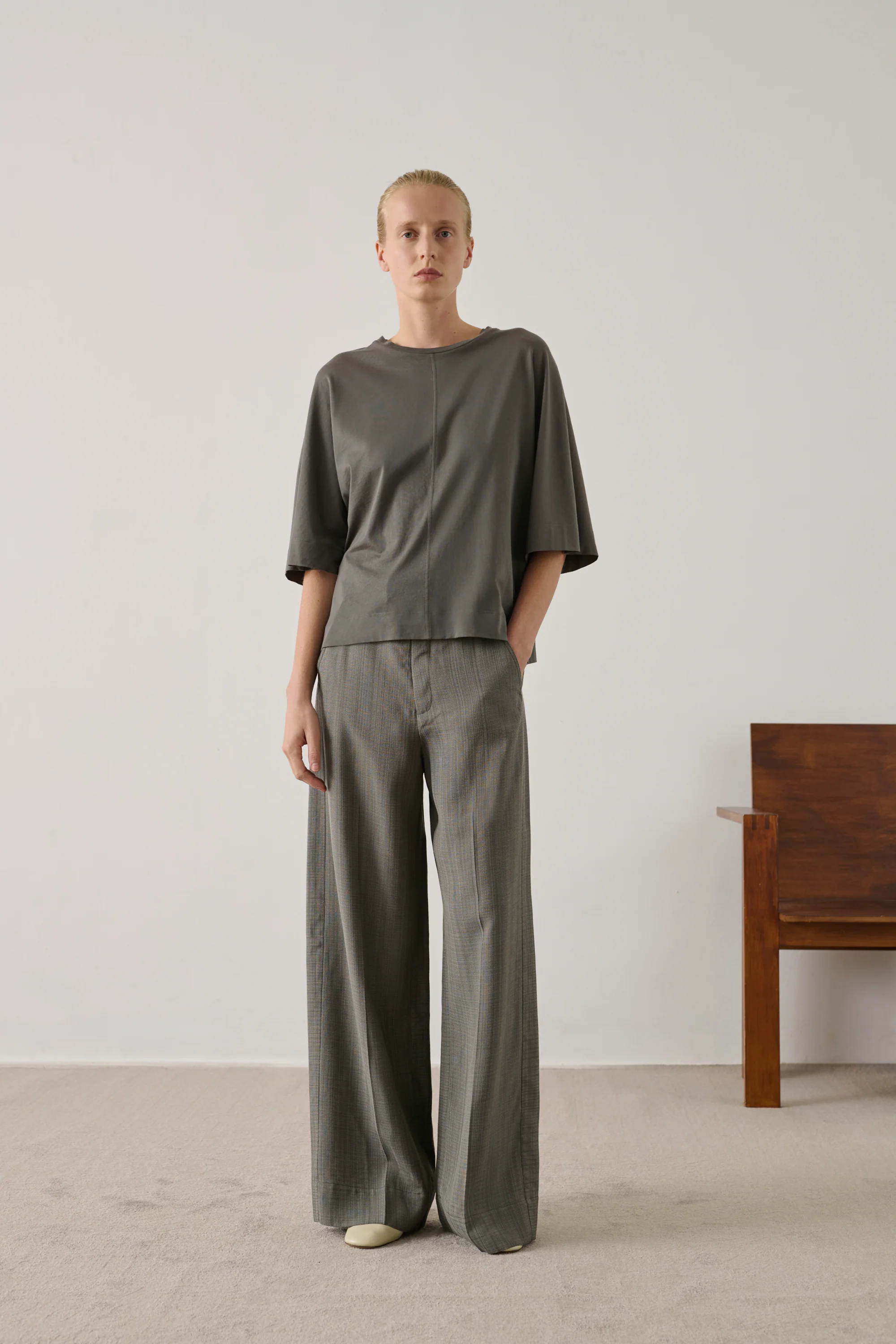 GREY HELSINKI T-SHIRT - Image 3
